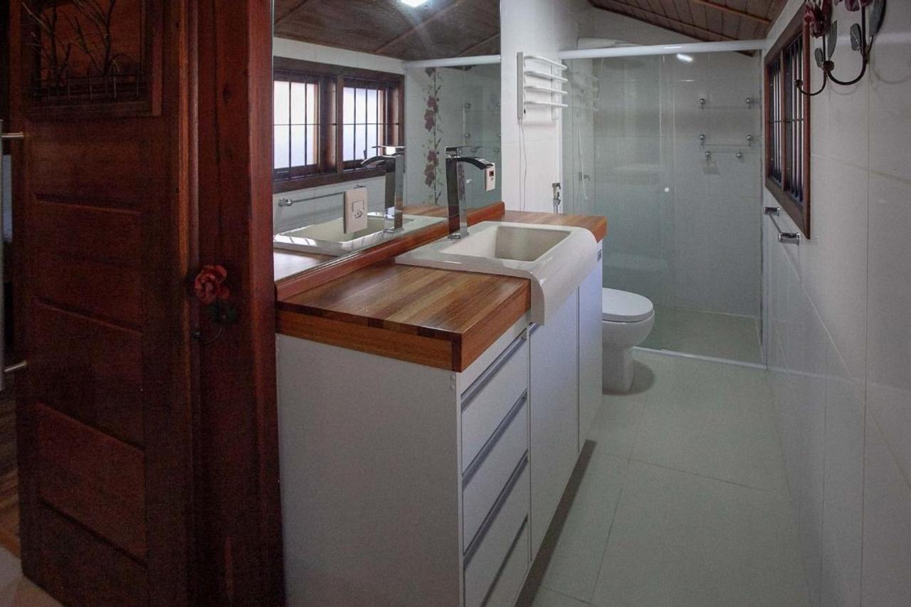 Moreira Casa Com Churrasqueira E Ar-Condicionado 乌巴图巴 外观 照片