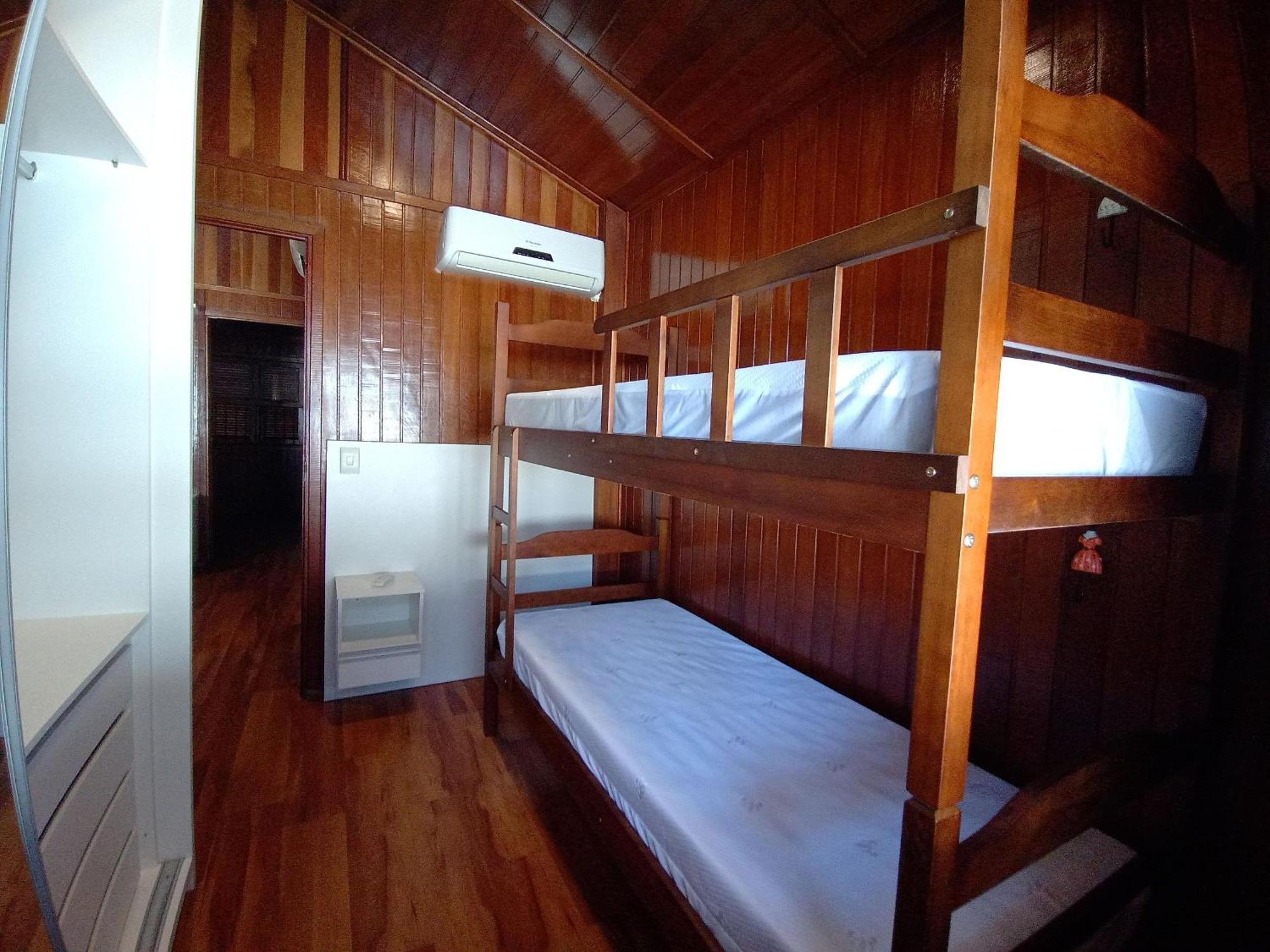 Moreira Casa Com Churrasqueira E Ar-Condicionado 乌巴图巴 外观 照片